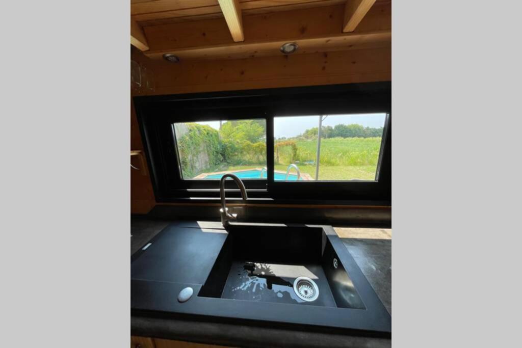 Myinsolite - Tiny-House, Jacuzzi, Brasero, Piscine Aigues-Mortes Ngoại thất bức ảnh